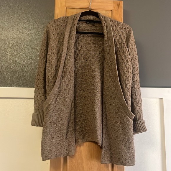 Sweater - Picture 6 of 6